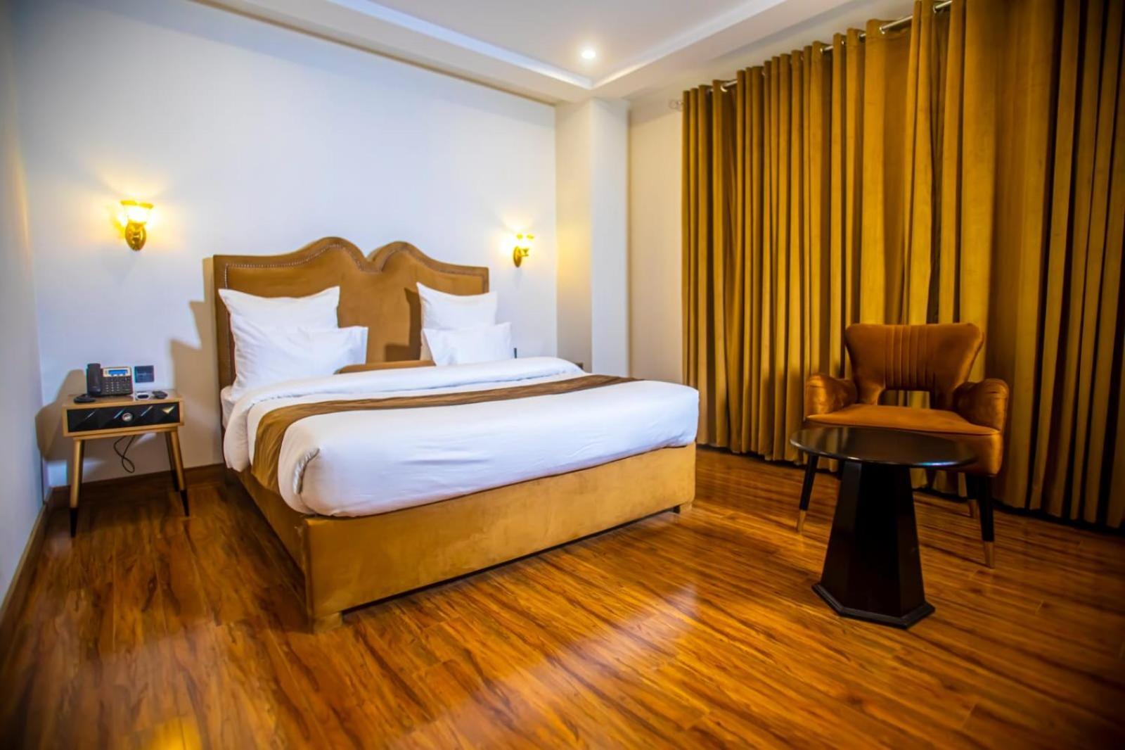 The Rich Hotel & Apartments 拉合尔 外观 照片