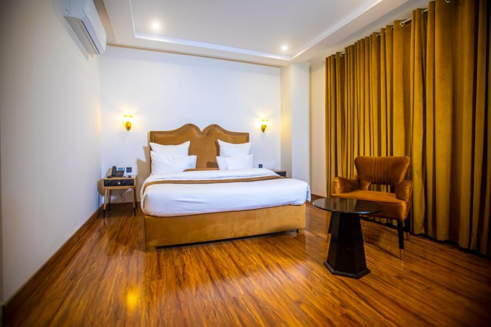 The Rich Hotel & Apartments 拉合尔 外观 照片