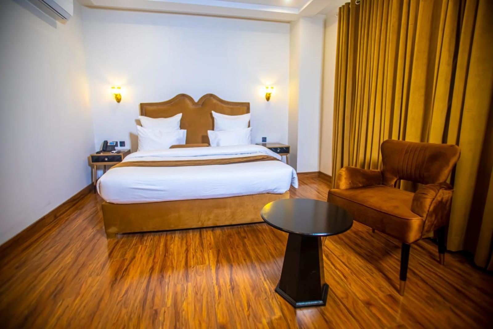 The Rich Hotel & Apartments 拉合尔 外观 照片