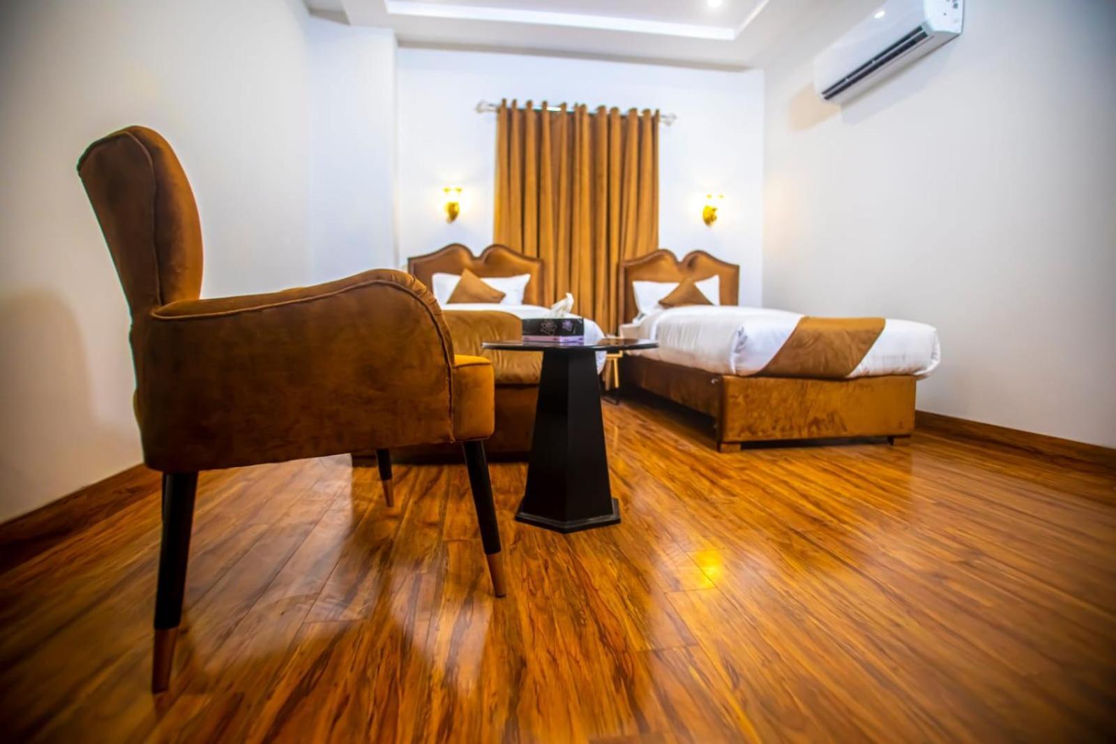 The Rich Hotel & Apartments 拉合尔 外观 照片