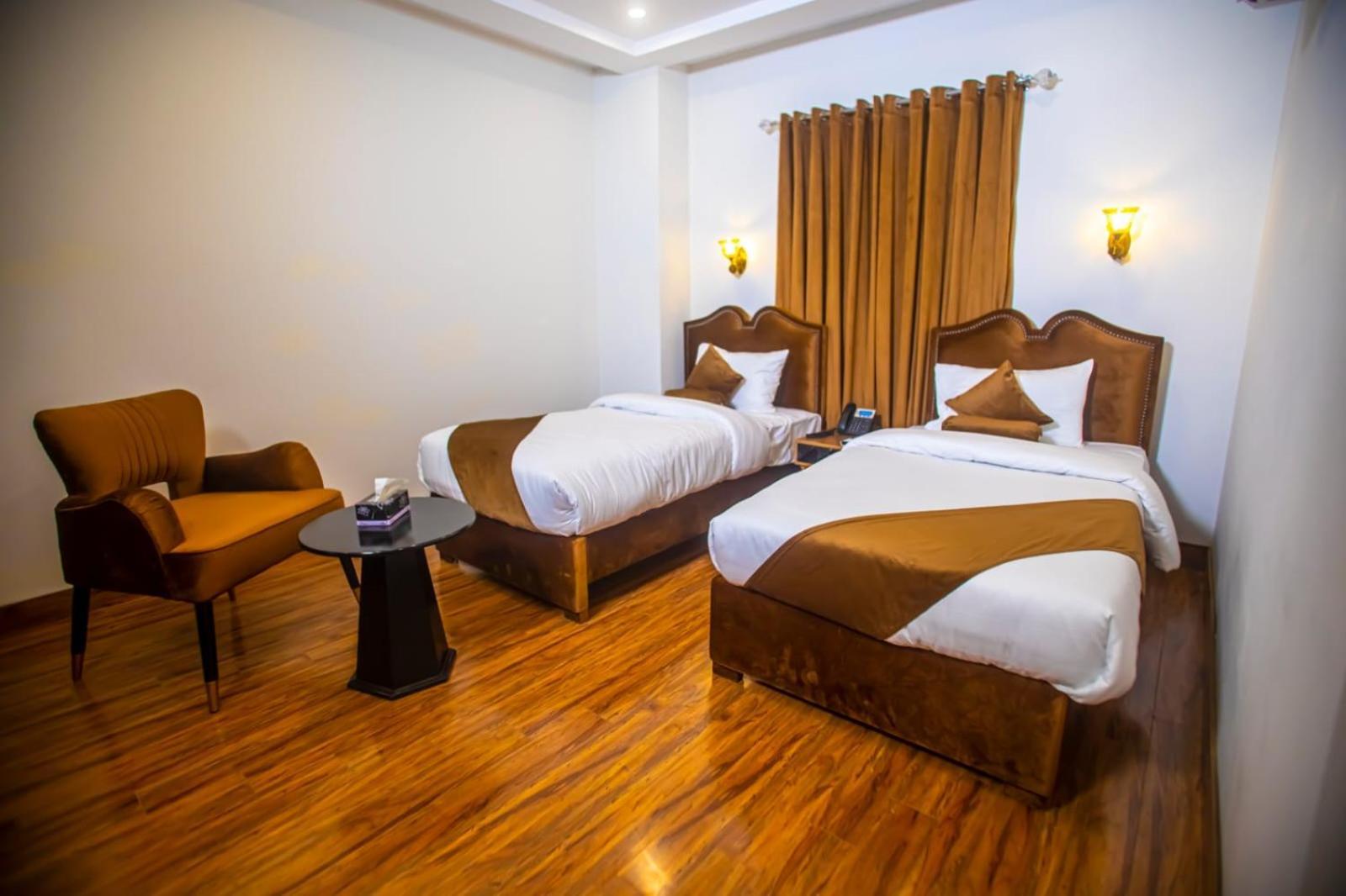 The Rich Hotel & Apartments 拉合尔 外观 照片