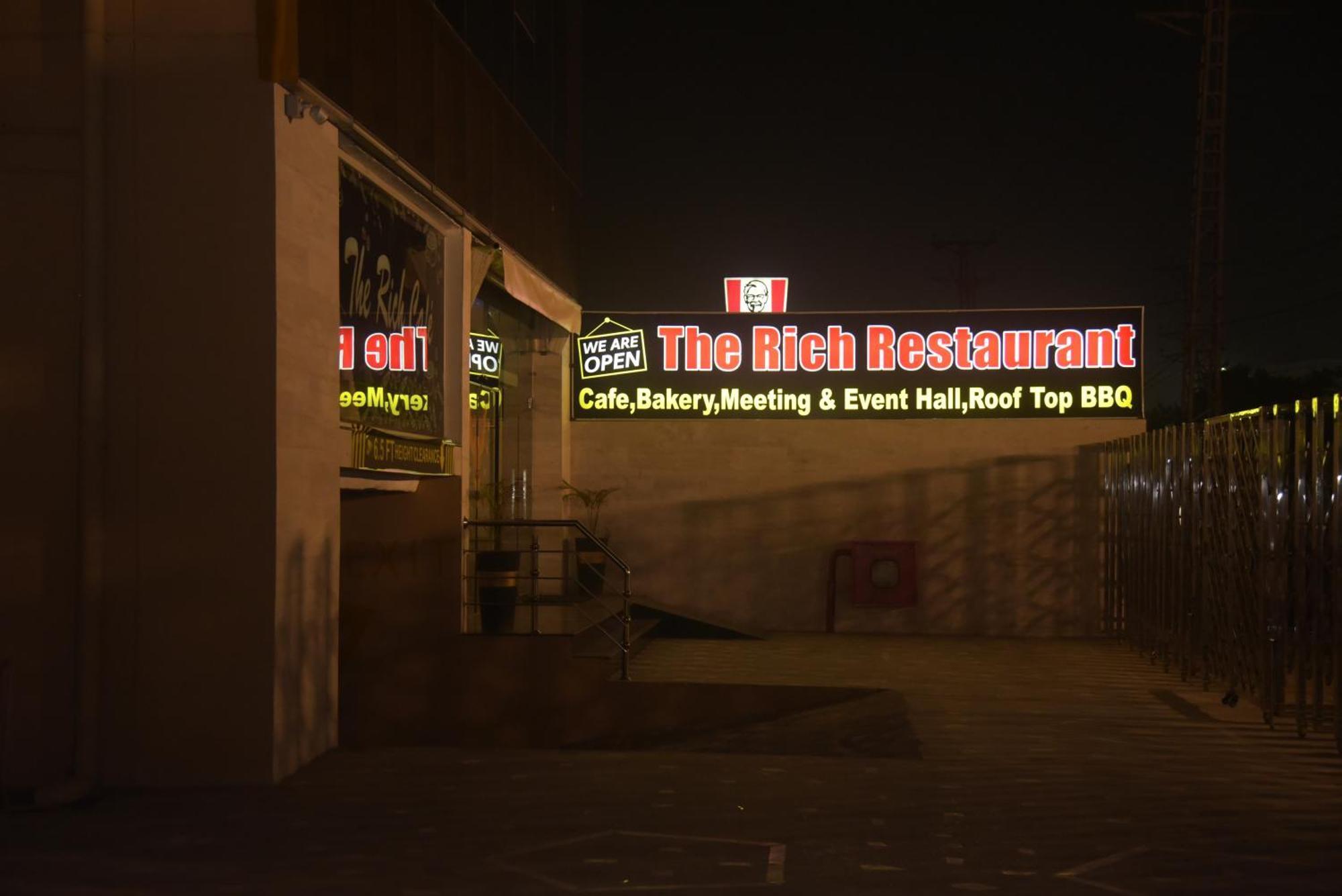 The Rich Hotel & Apartments 拉合尔 外观 照片